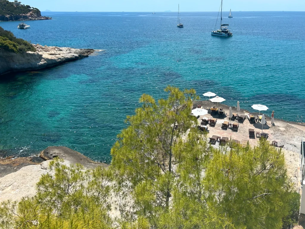 Playa de Agia Marina en Egina Grecia