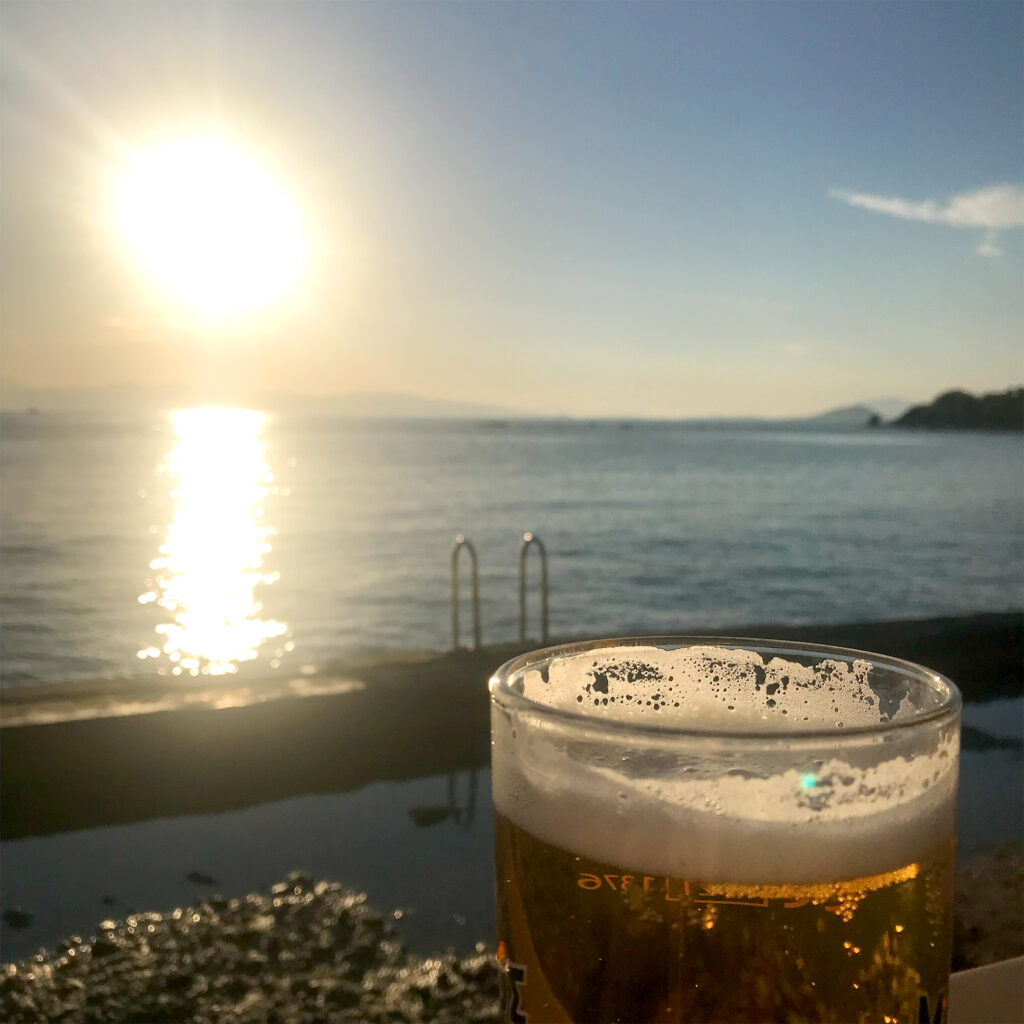 Tarde en la playa de Egina