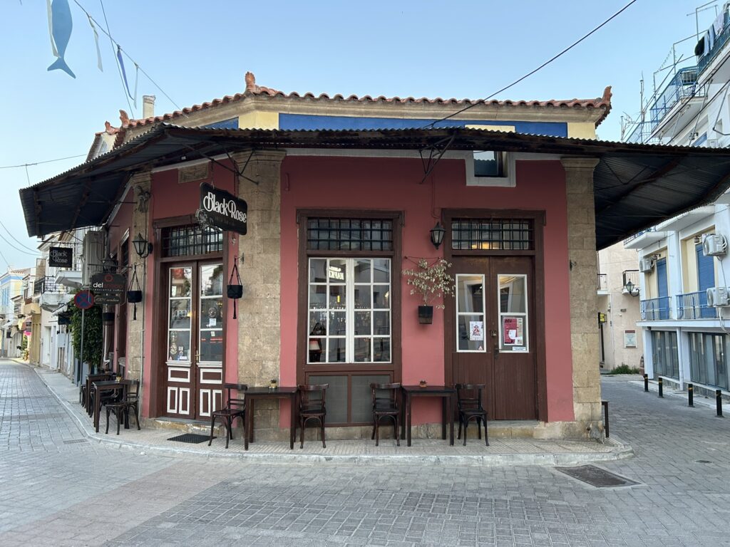 bares en egina puerto