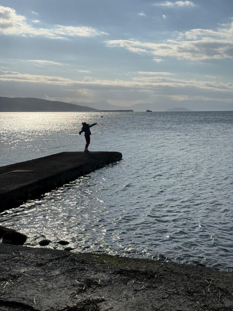 Atardecer junto al mar en la isla de Egina