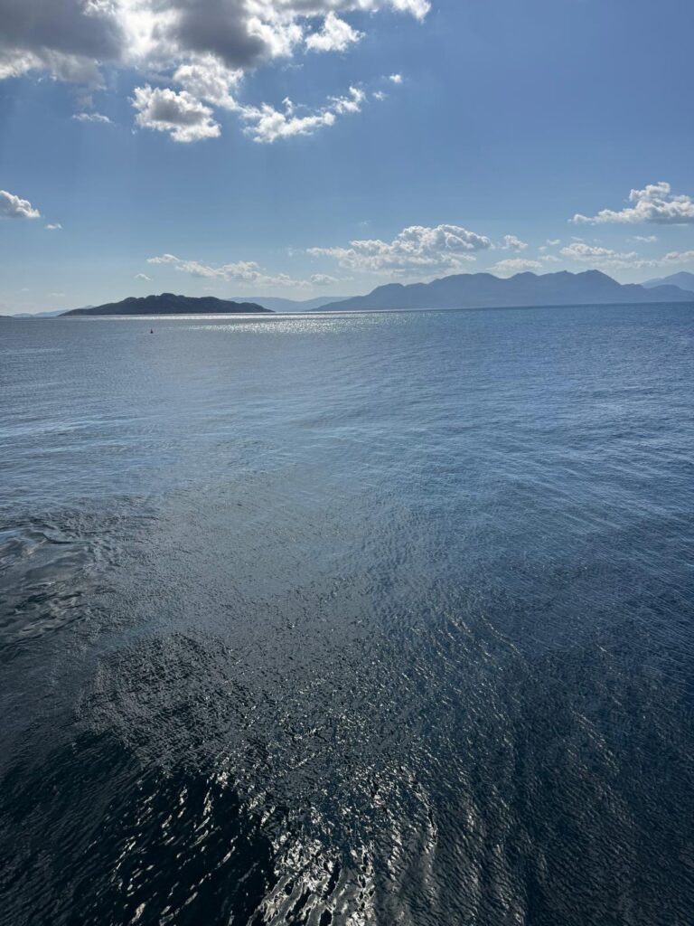 Vistas del mar Egeo desde la isla de Egina